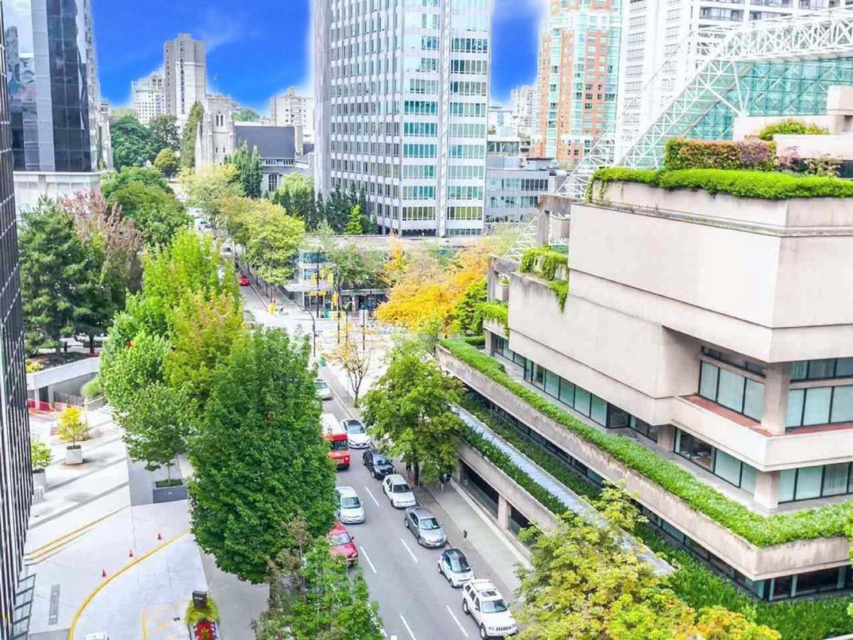 Robson & Granville Luxury Suite Vancouver Exterior photo